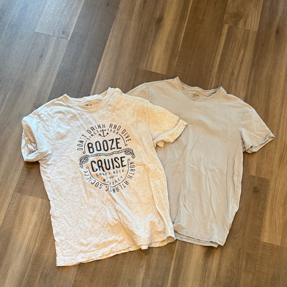 Casual Cream Graphic Tee for Men